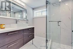 Photo 9 of 323 Kerswell Drive, Richmond Hill ON