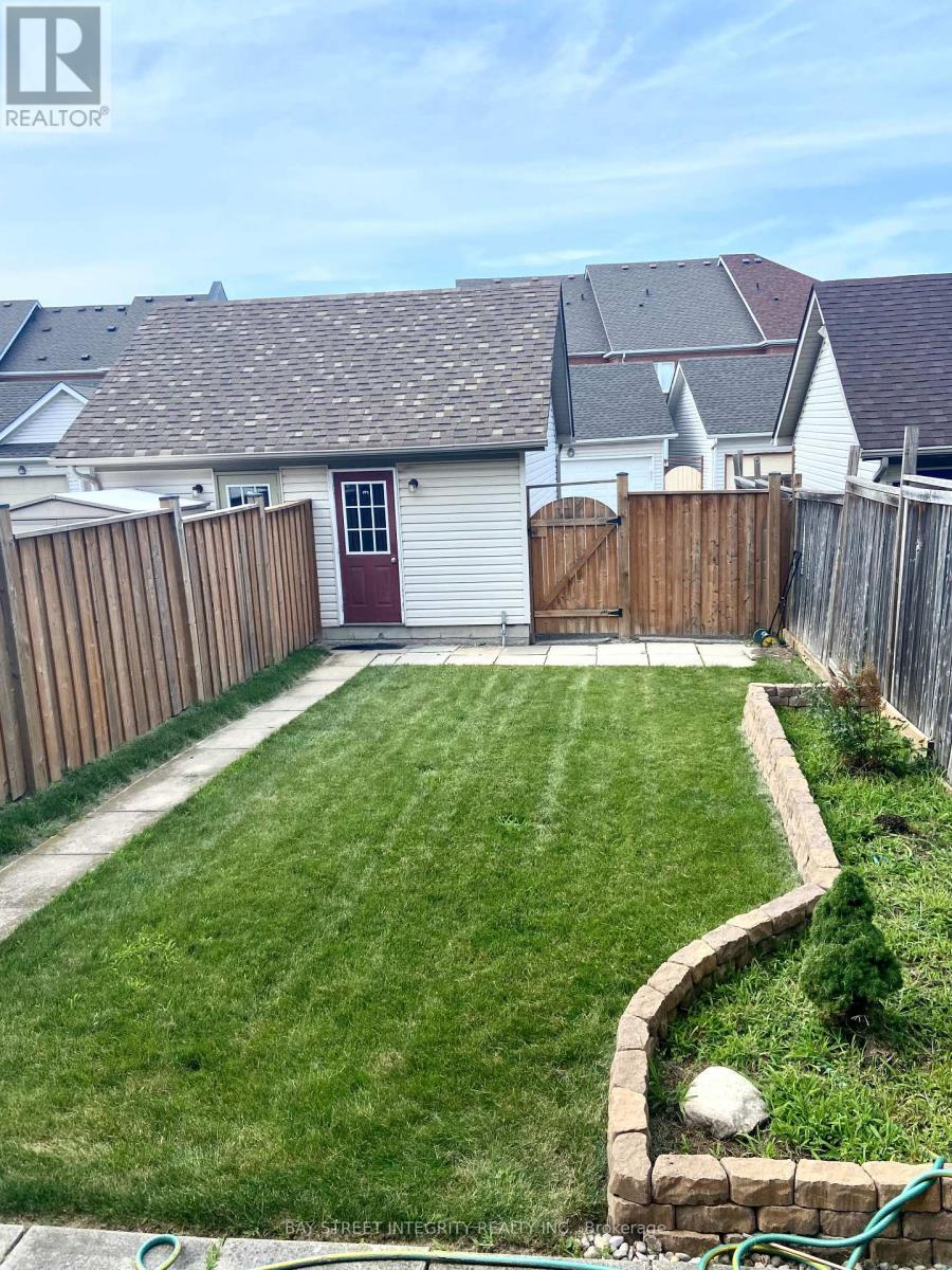 Photo 14 of 52 John Gary Drive, Markham ON