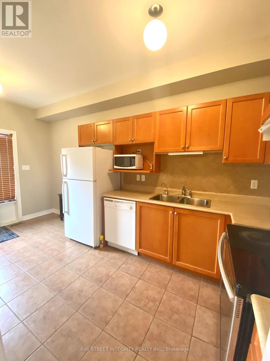 Photo 5 of 52 John Gary Drive, Markham ON