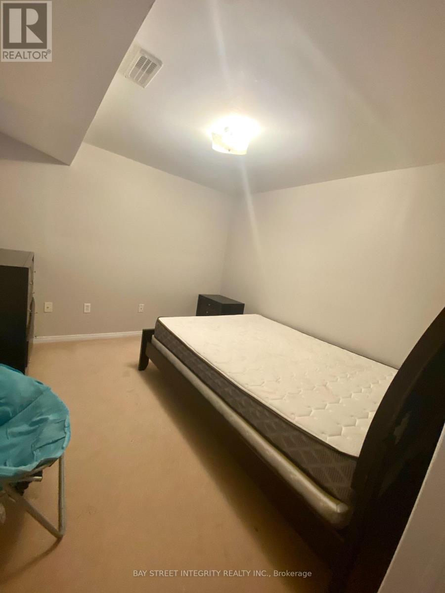 Photo 12 of 52 John Gary Drive, Markham ON