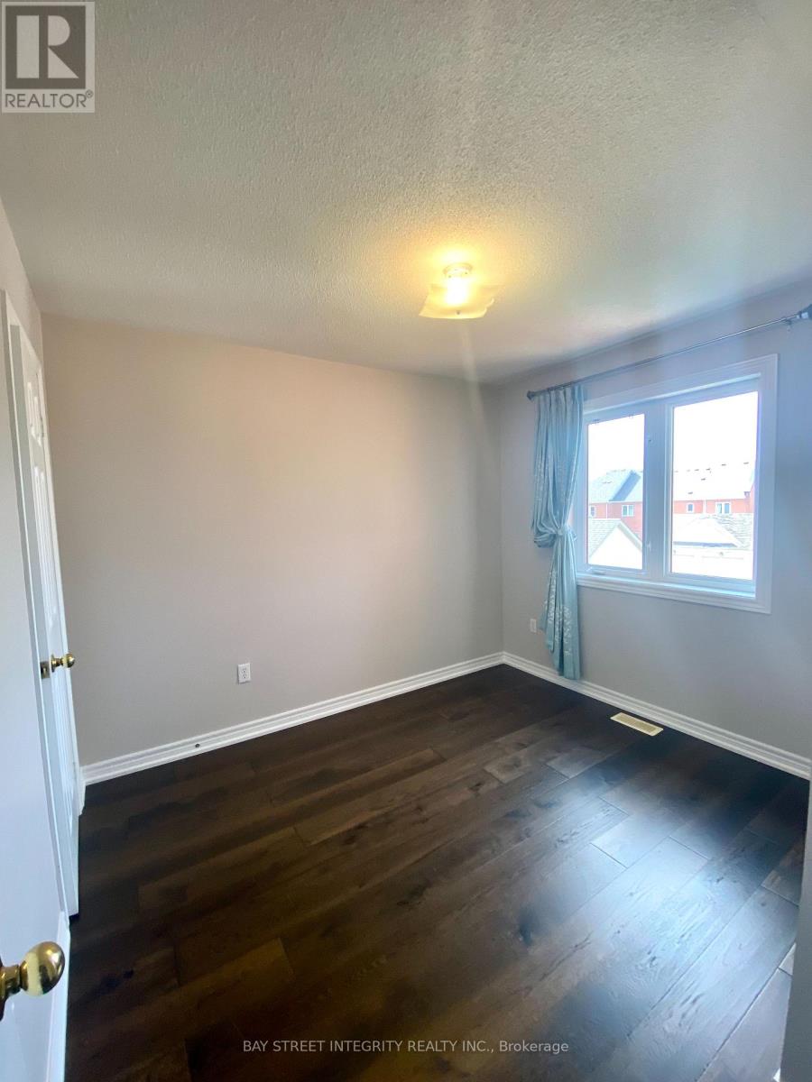 Photo 10 of 52 John Gary Drive, Markham ON