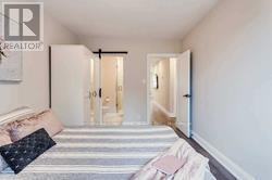 Photo 6 of 323 Kerswell Drive, Richmond Hill ON