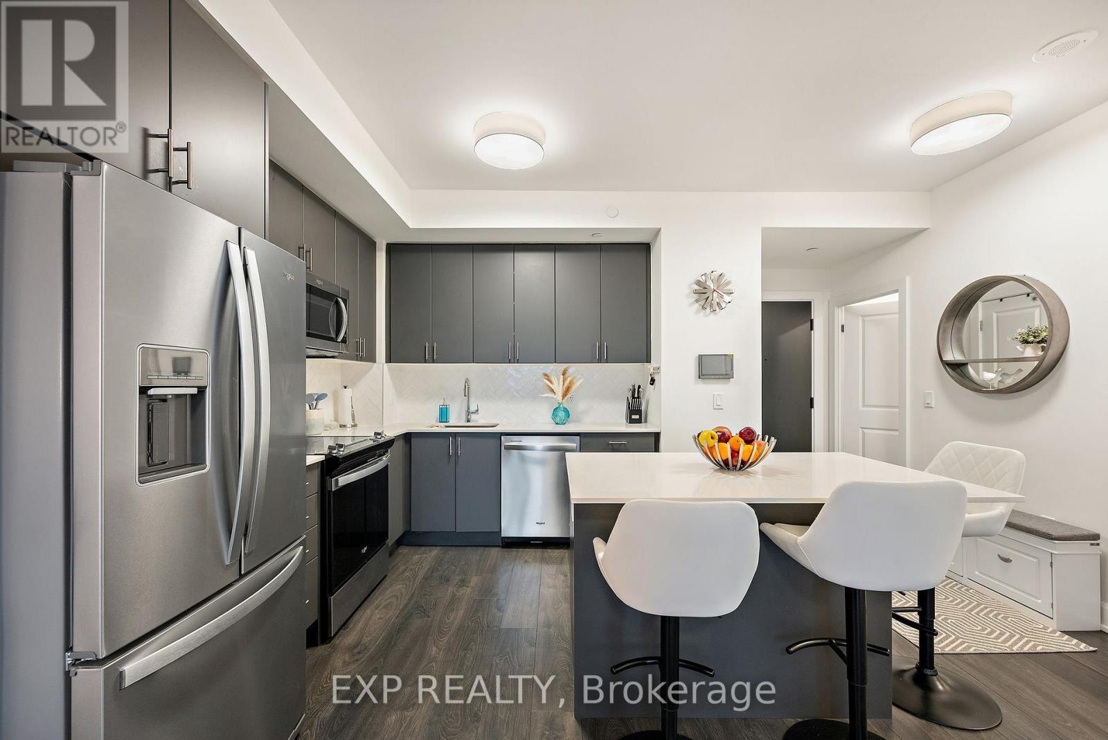 Photo 1 of 327 3200 William Coltson Avenue, Oakville ON