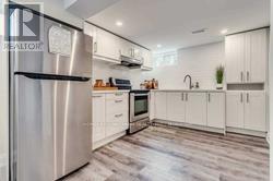 Photo 8 of 323 Kerswell Drive, Richmond Hill ON