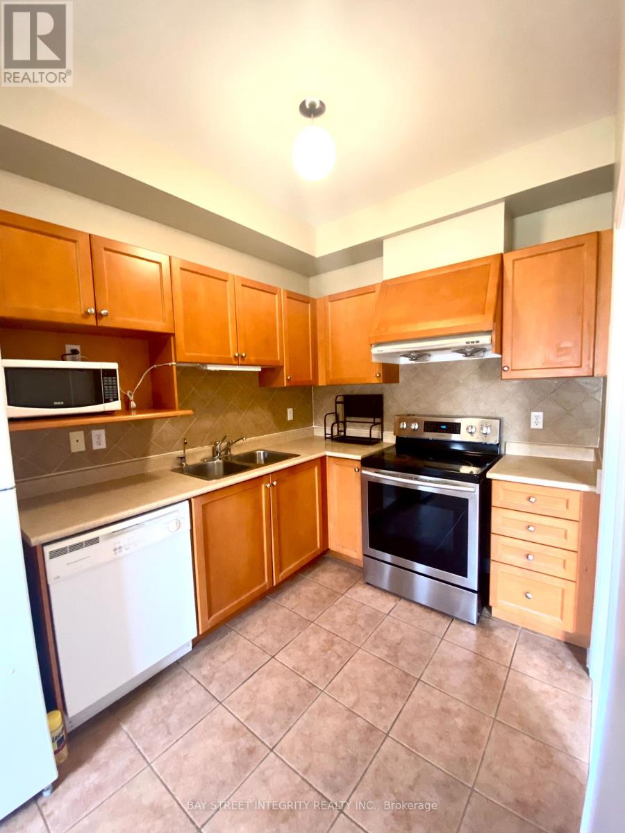 Photo 4 of 52 John Gary Drive, Markham ON