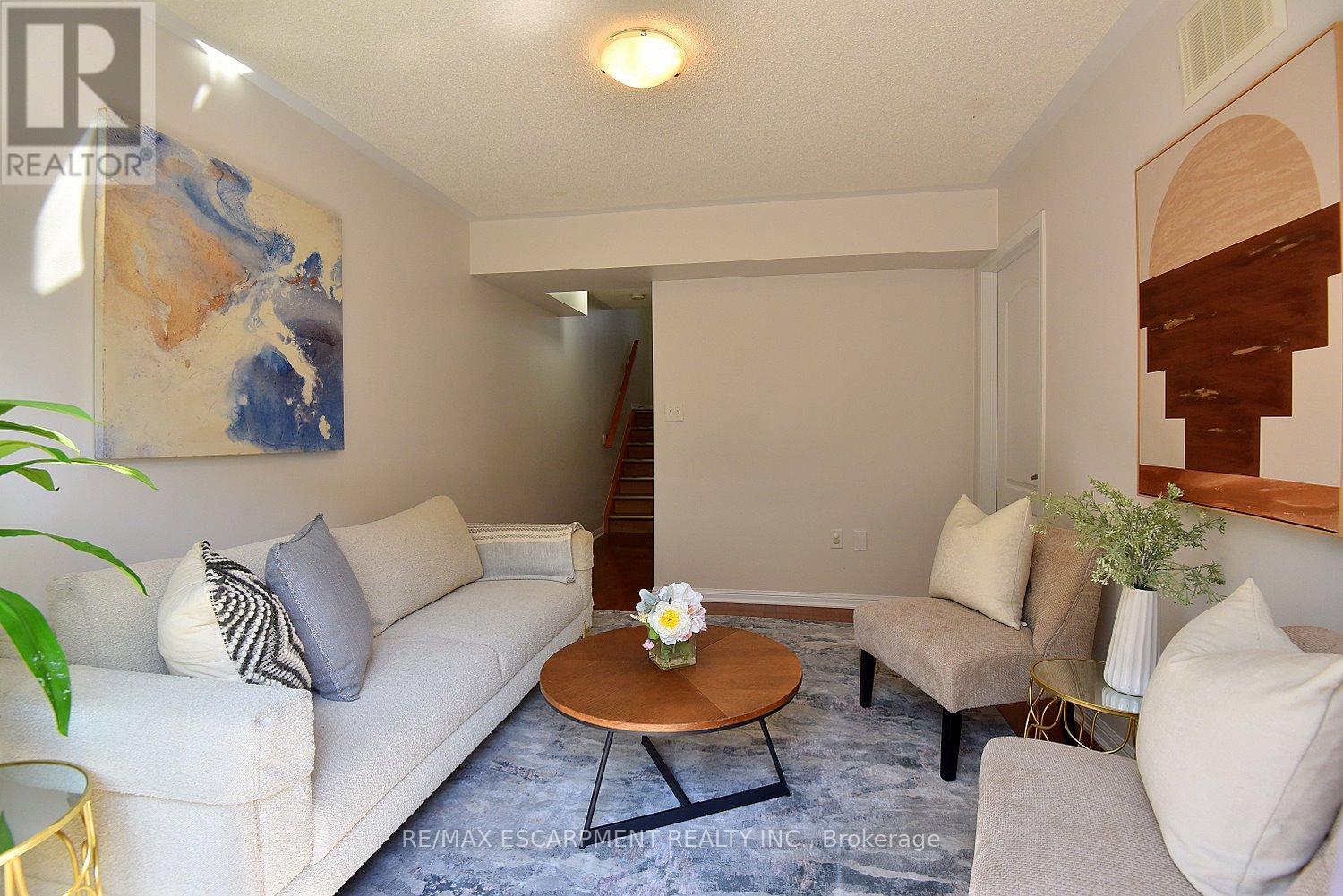 Photo 4 of 45 Ohara Lane, Hamilton ON