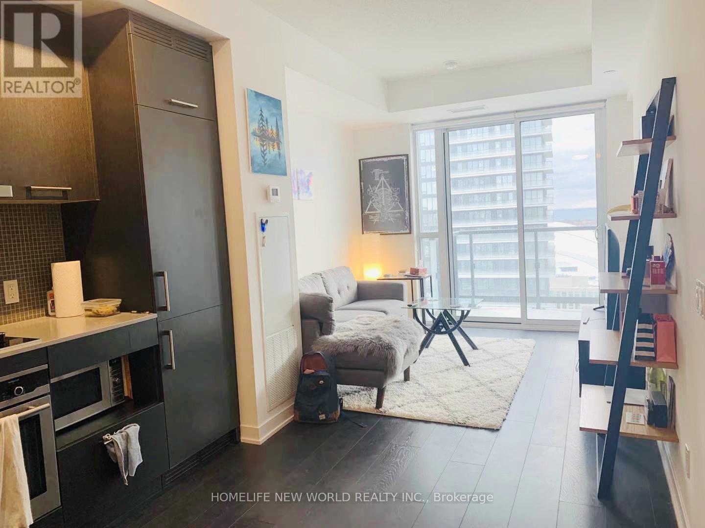 Photo 5 of 3315 87 Peter Street, Toronto ON