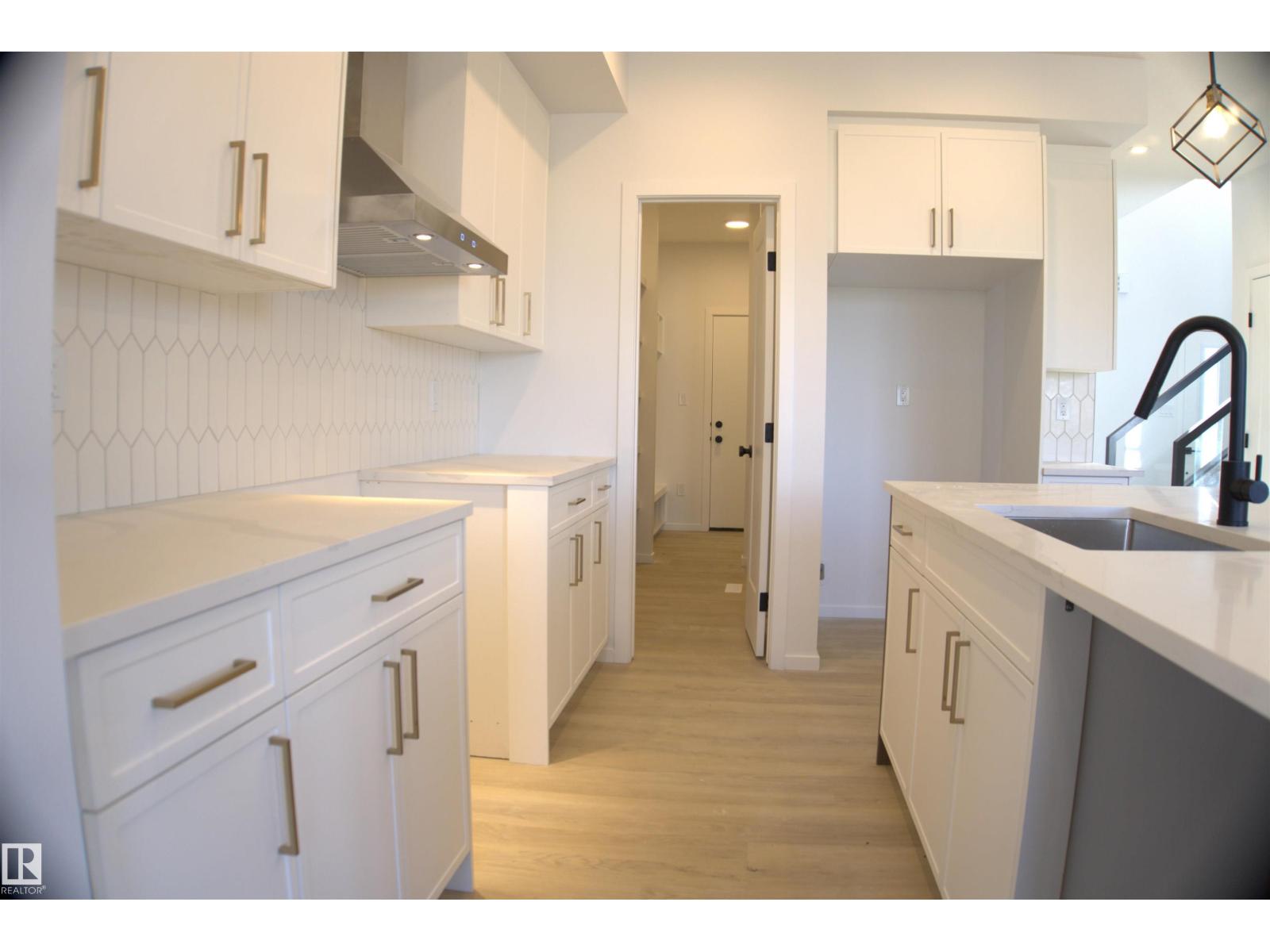 Photo 3 of 7730 174 A Av Nw, Edmonton AB