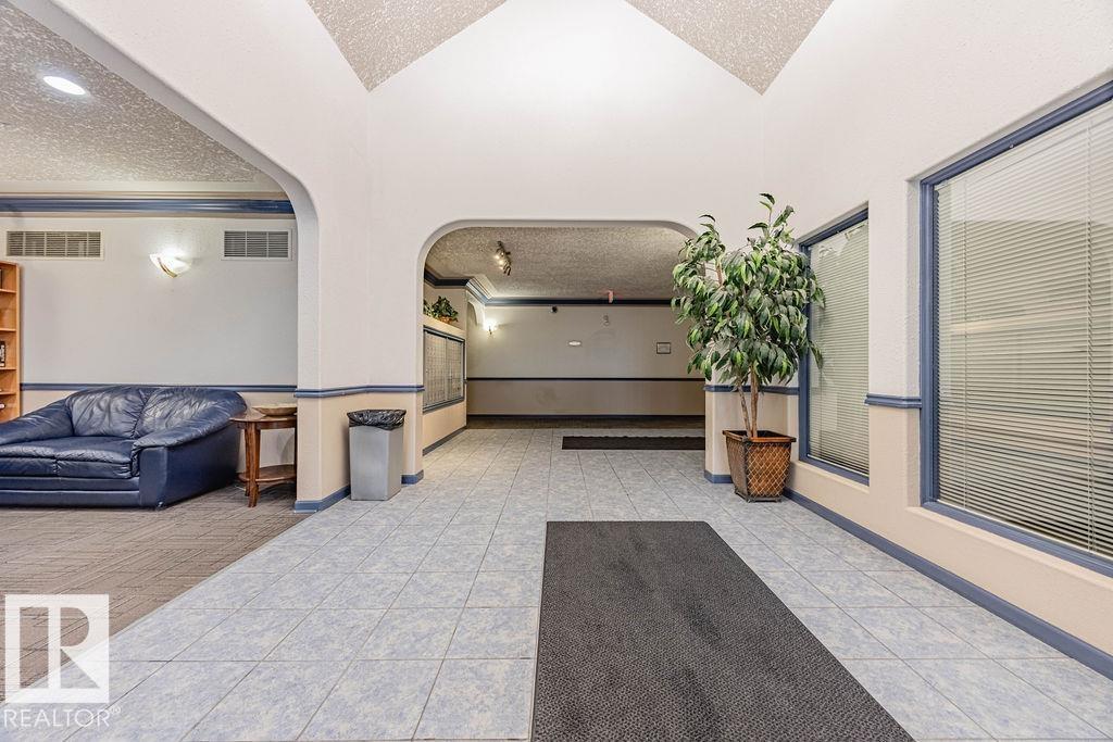Photo 11 of 314 16303 95 St Nw, Edmonton AB