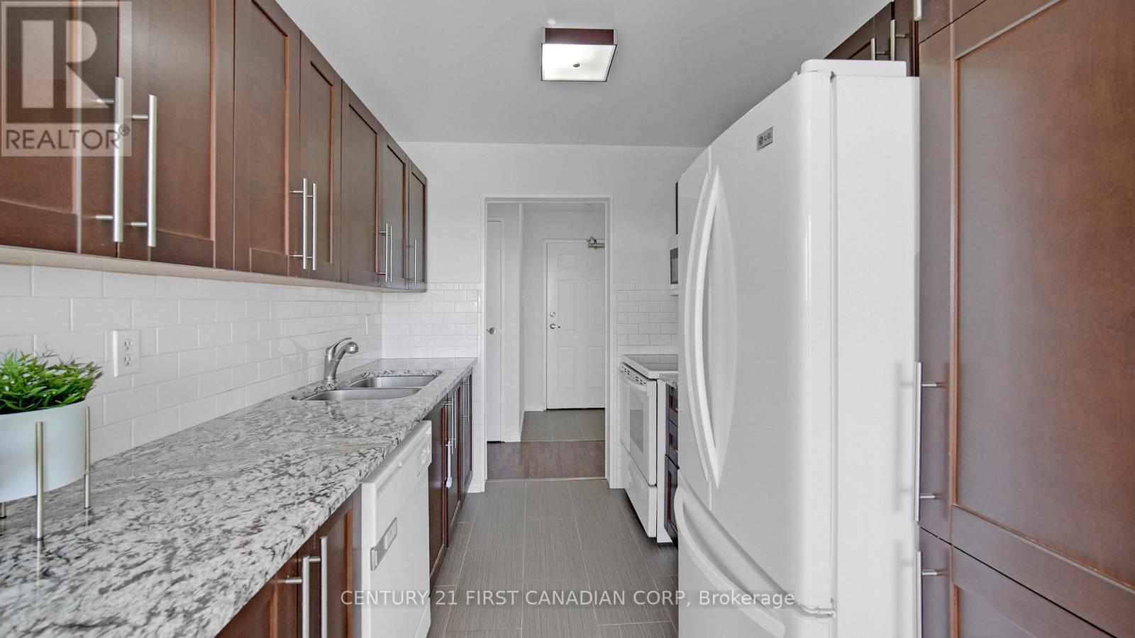 Photo 14 of 811 1600 Adelaide Street, London North ON