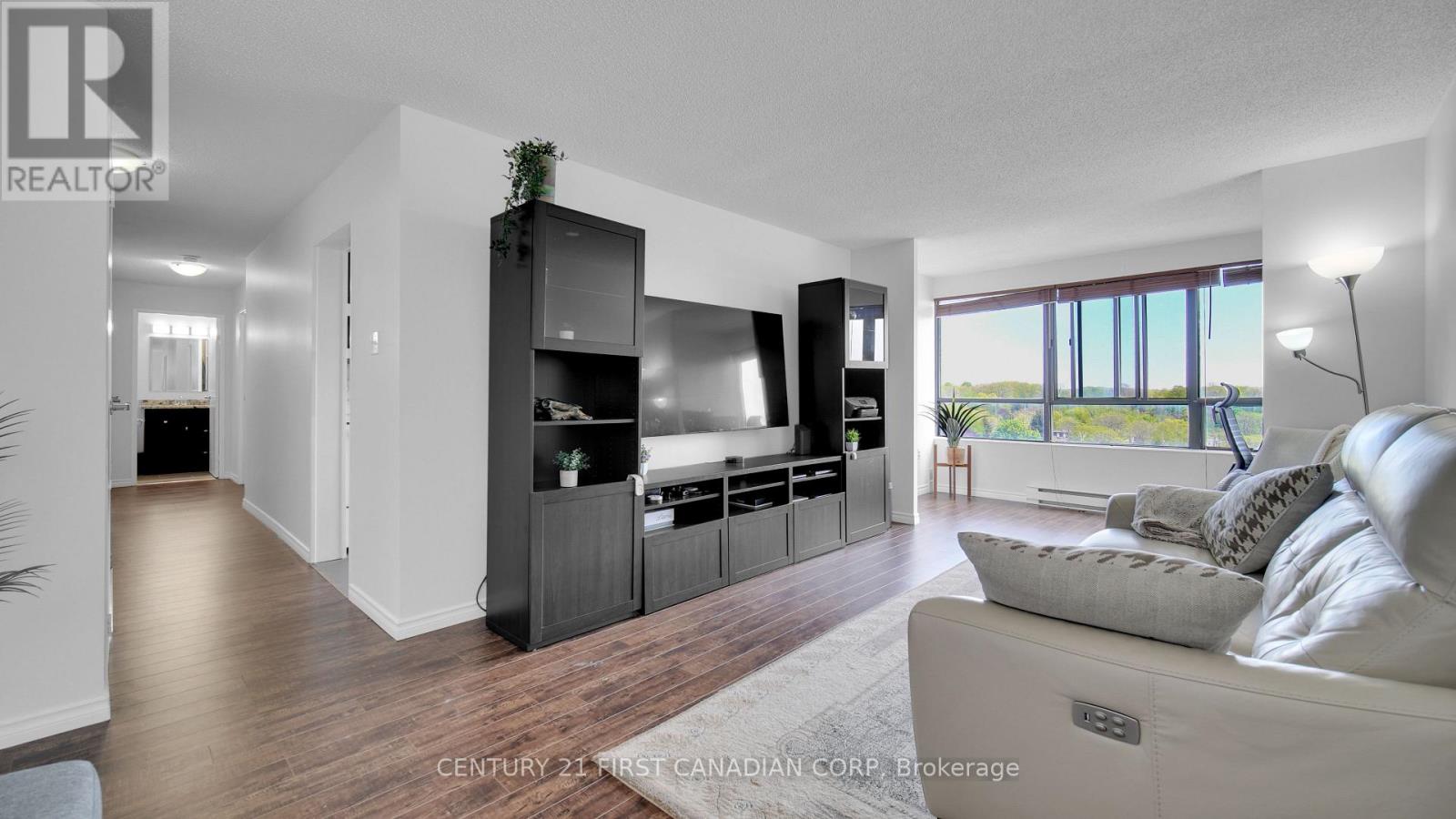 Photo 3 of 811 1600 Adelaide Street, London North ON
