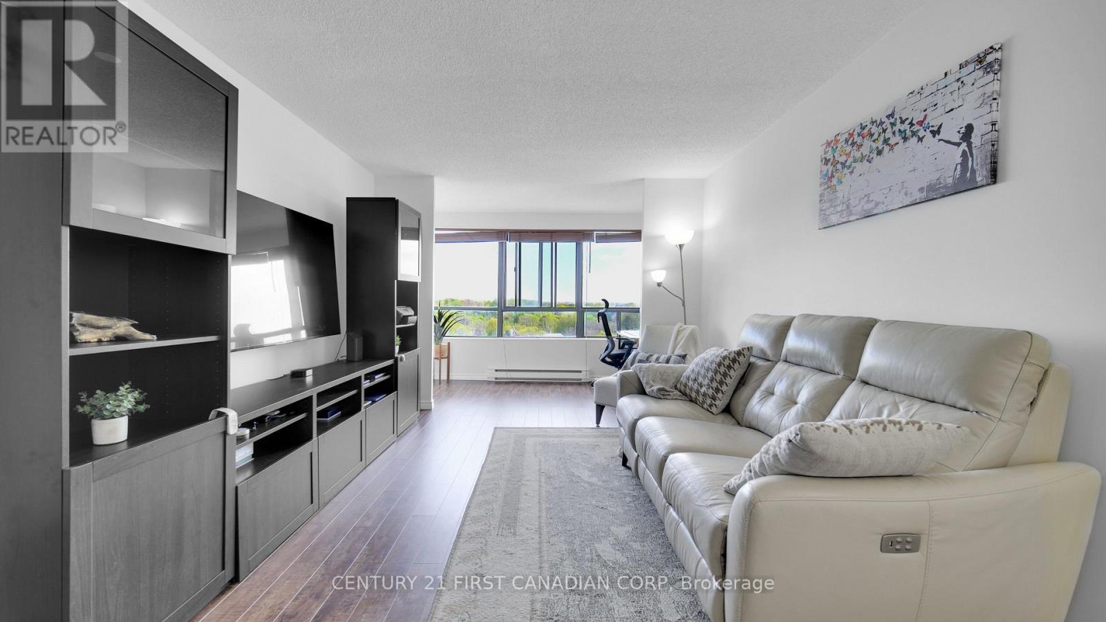 Photo 4 of 811 1600 Adelaide Street, London North ON