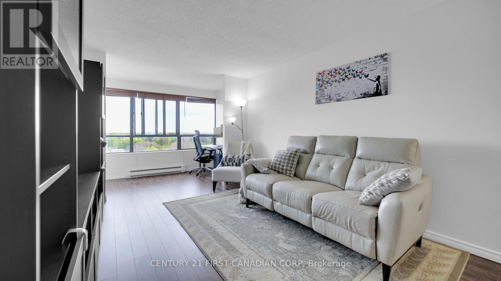 Photo 5 of 811 1600 Adelaide Street, London North ON