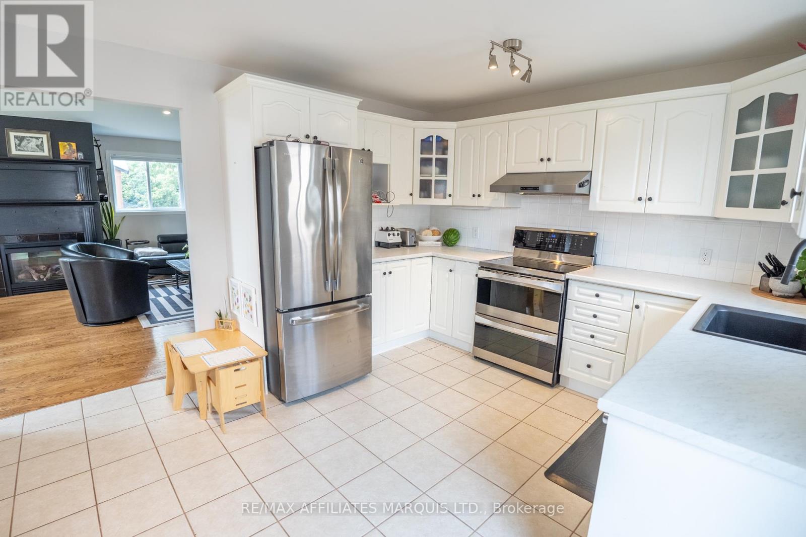 Photo 11 of 1161 Kirkman Court, Cornwall ON