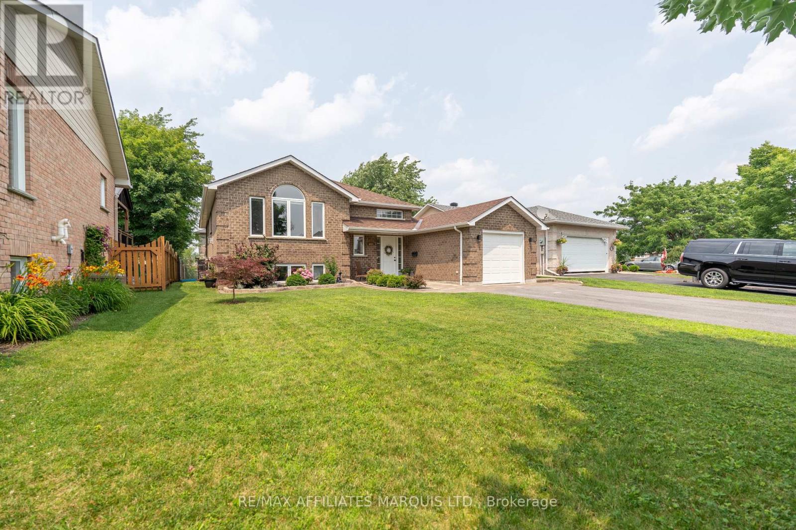 Photo 33 of 1161 Kirkman Court, Cornwall ON