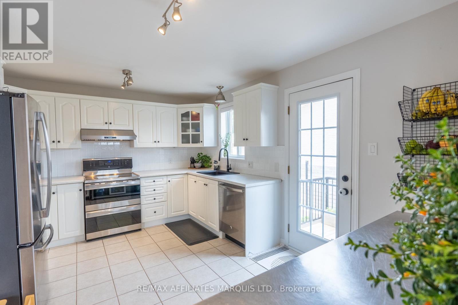 Photo 9 of 1161 Kirkman Court, Cornwall ON