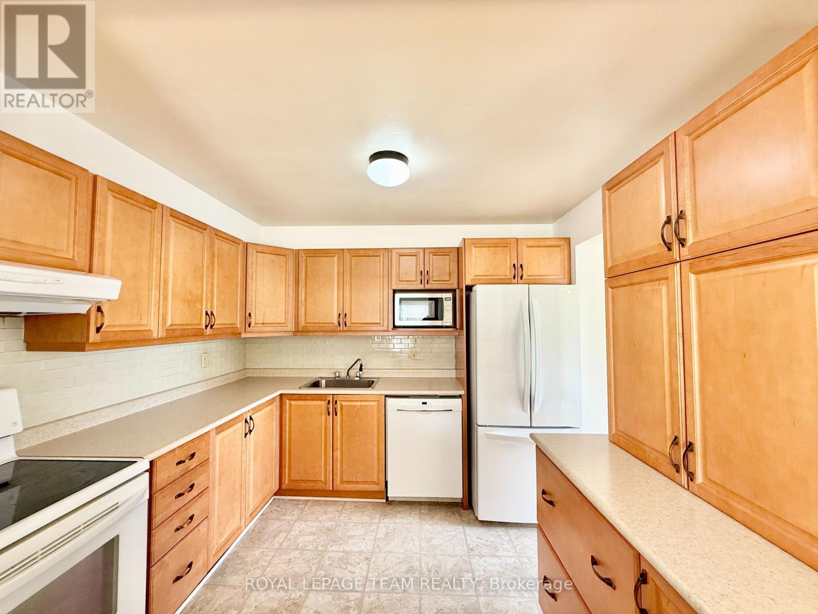 Photo 1 of A 14 Castlebrook Lane, Ottawa ON