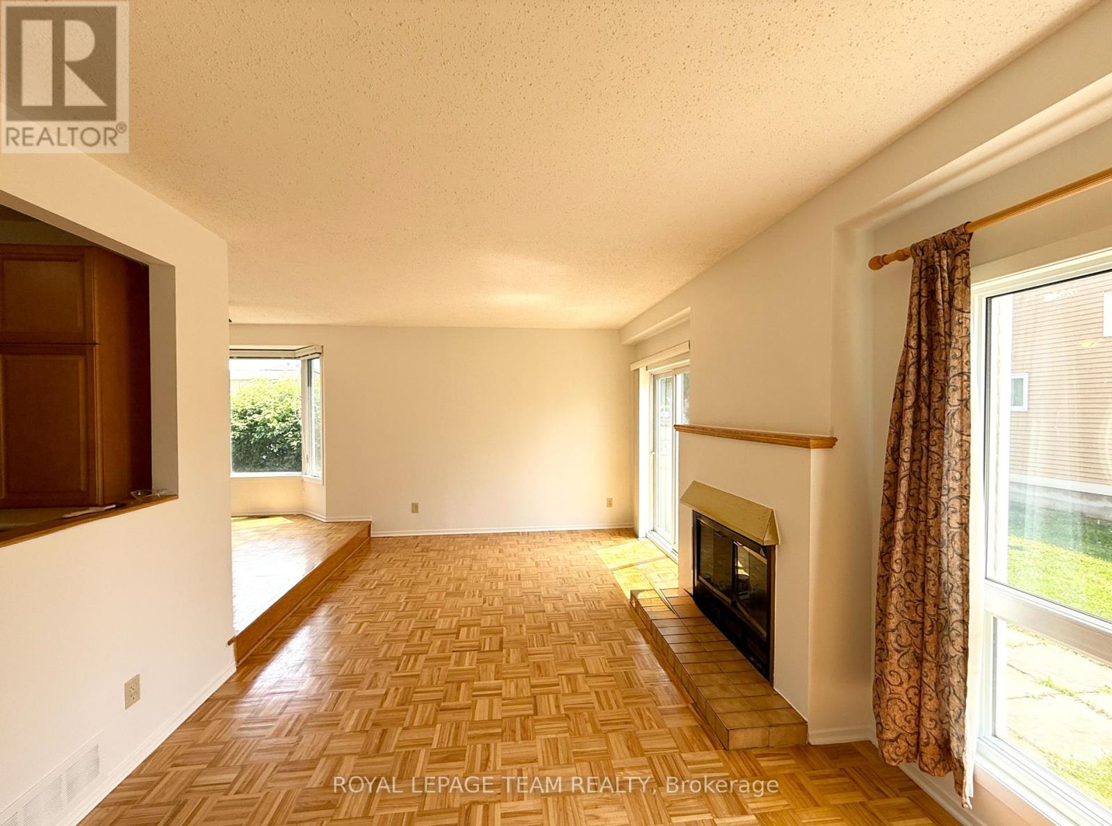 Photo 27 of A 14 Castlebrook Lane, Ottawa ON