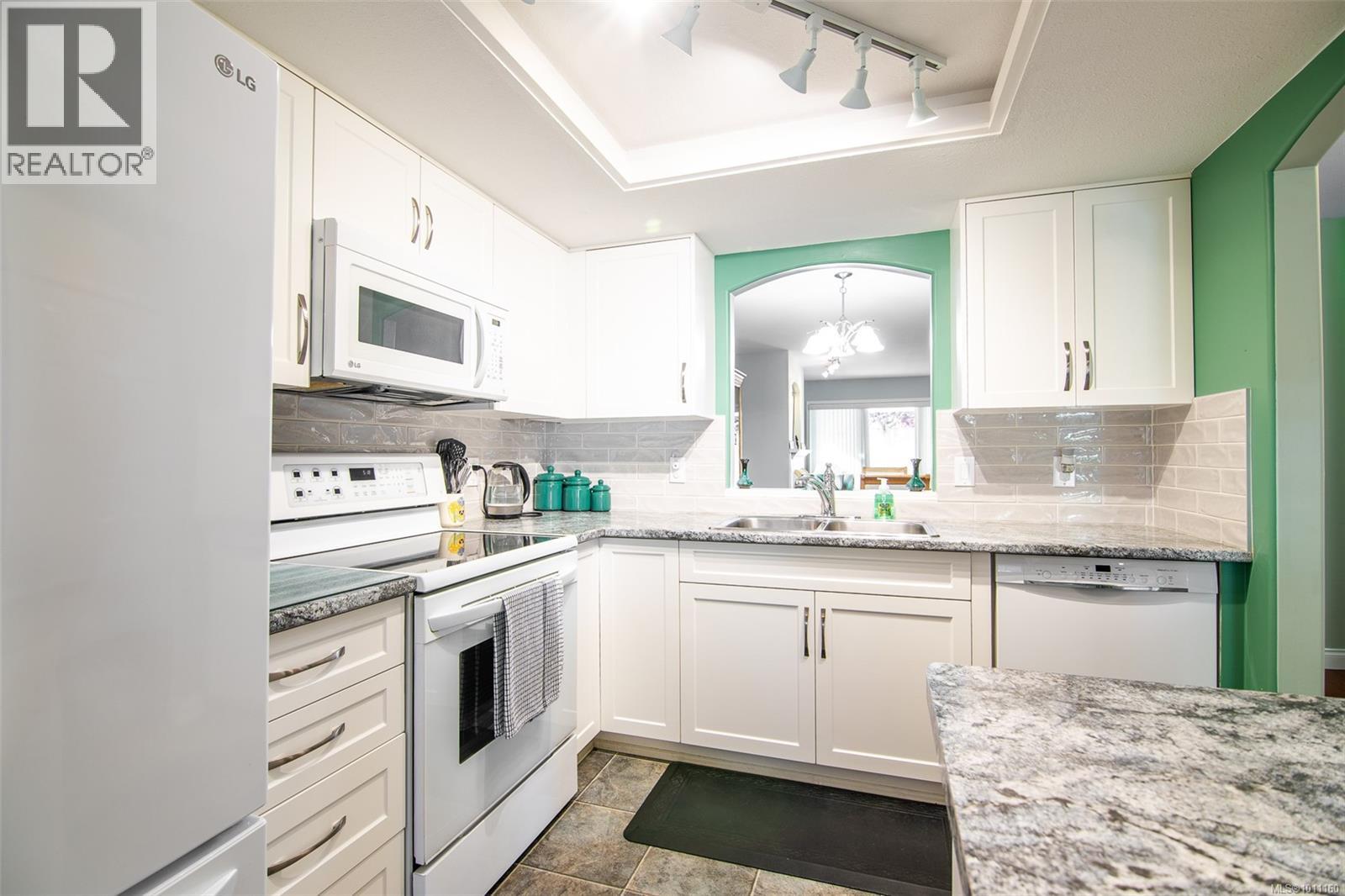 Photo 4 of 20 310 Pym St N, Parksville BC