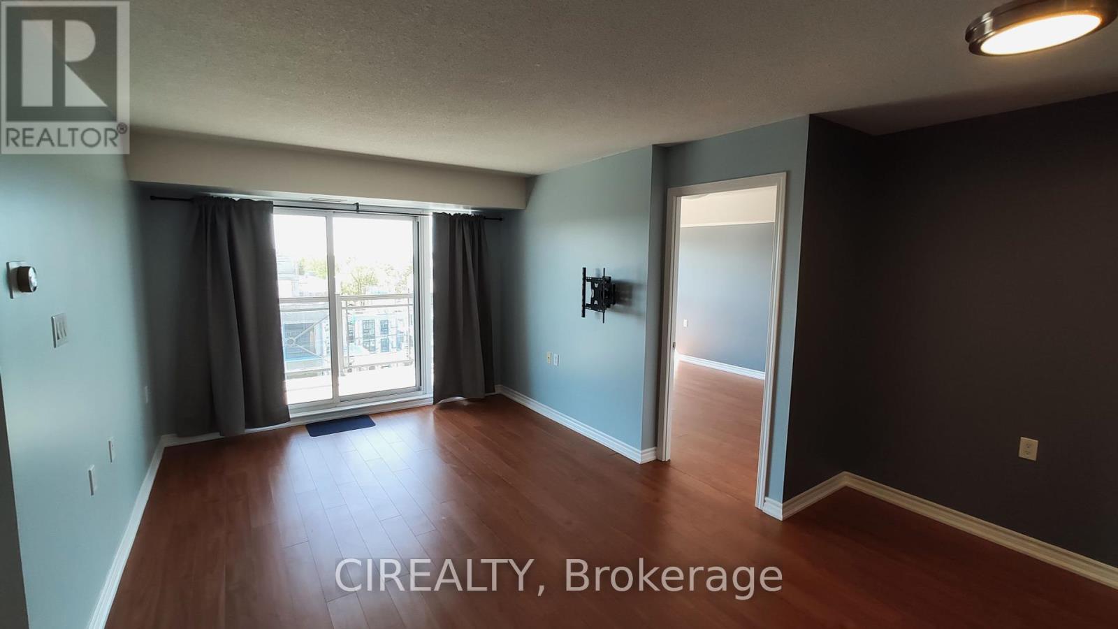 Photo 1 of 607 872 Sheppard Avenue W, Toronto ON