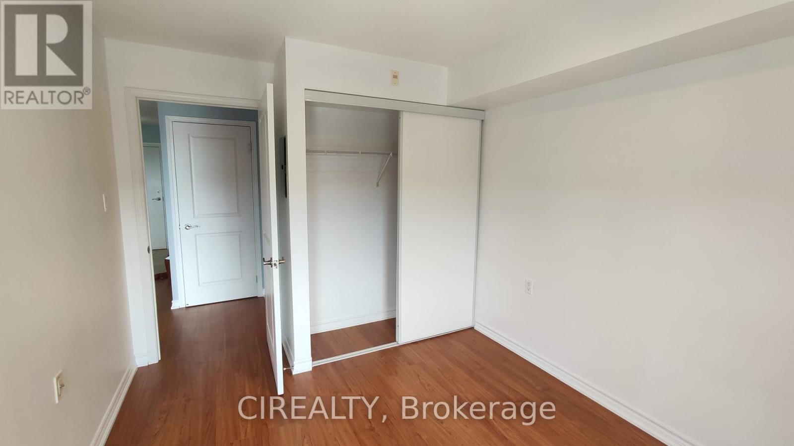 Photo 10 of 607 872 Sheppard Avenue W, Toronto ON