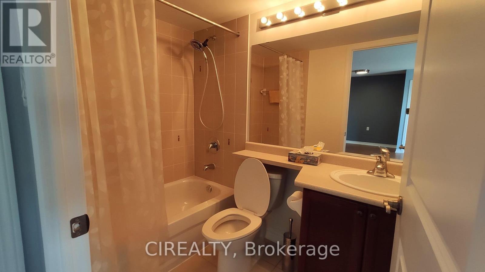 Photo 11 of 607 872 Sheppard Avenue W, Toronto ON
