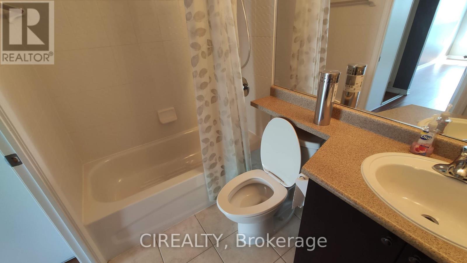 Photo 8 of 607 872 Sheppard Avenue W, Toronto ON