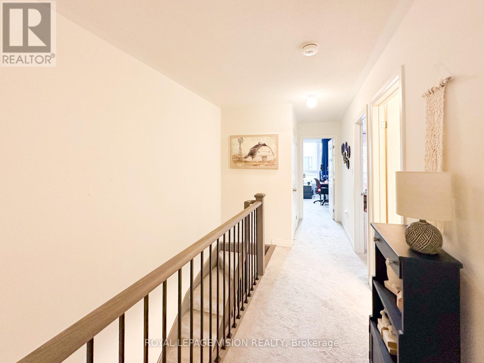 Photo 14 of 74 Caspian Square, Clarington ON