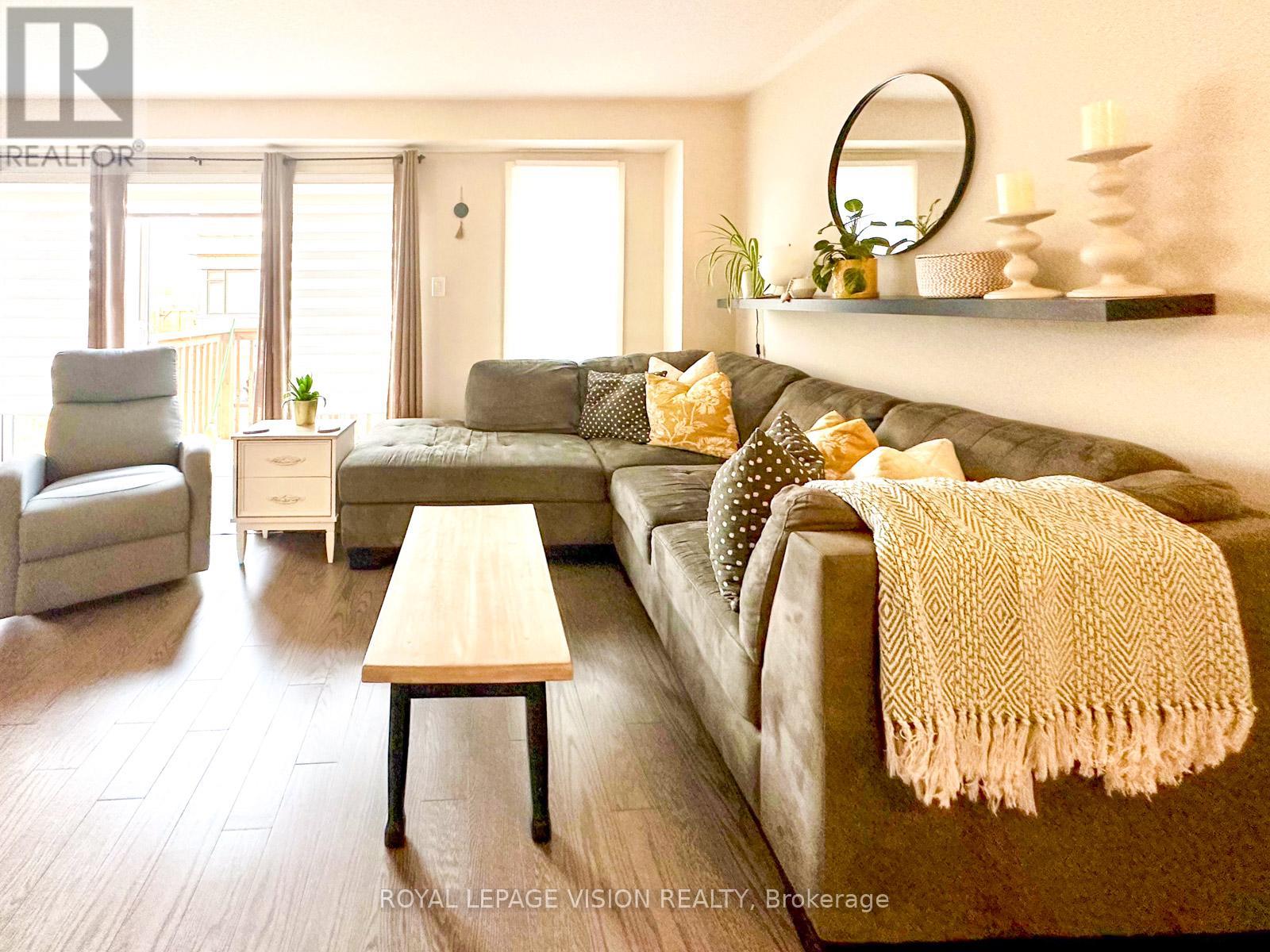 Photo 2 of 74 Caspian Square, Clarington ON