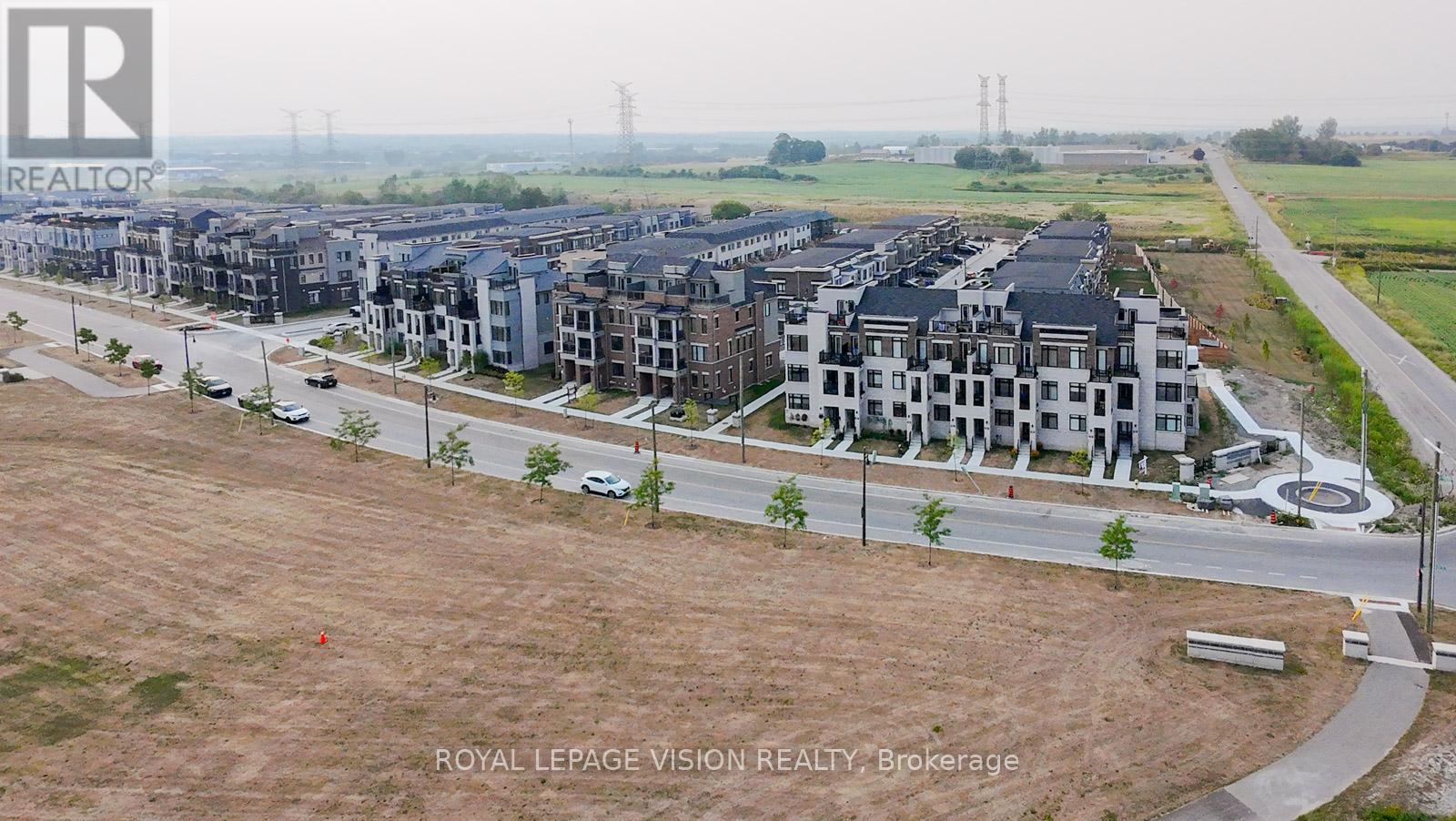 Photo 29 of 74 Caspian Square, Clarington ON