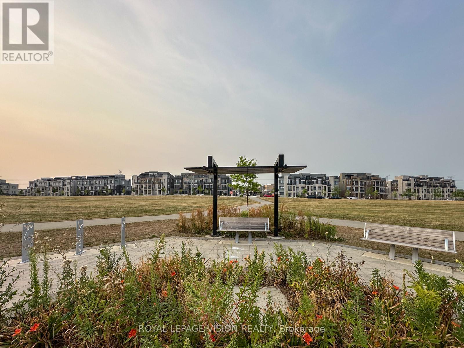 Photo 30 of 74 Caspian Square, Clarington ON