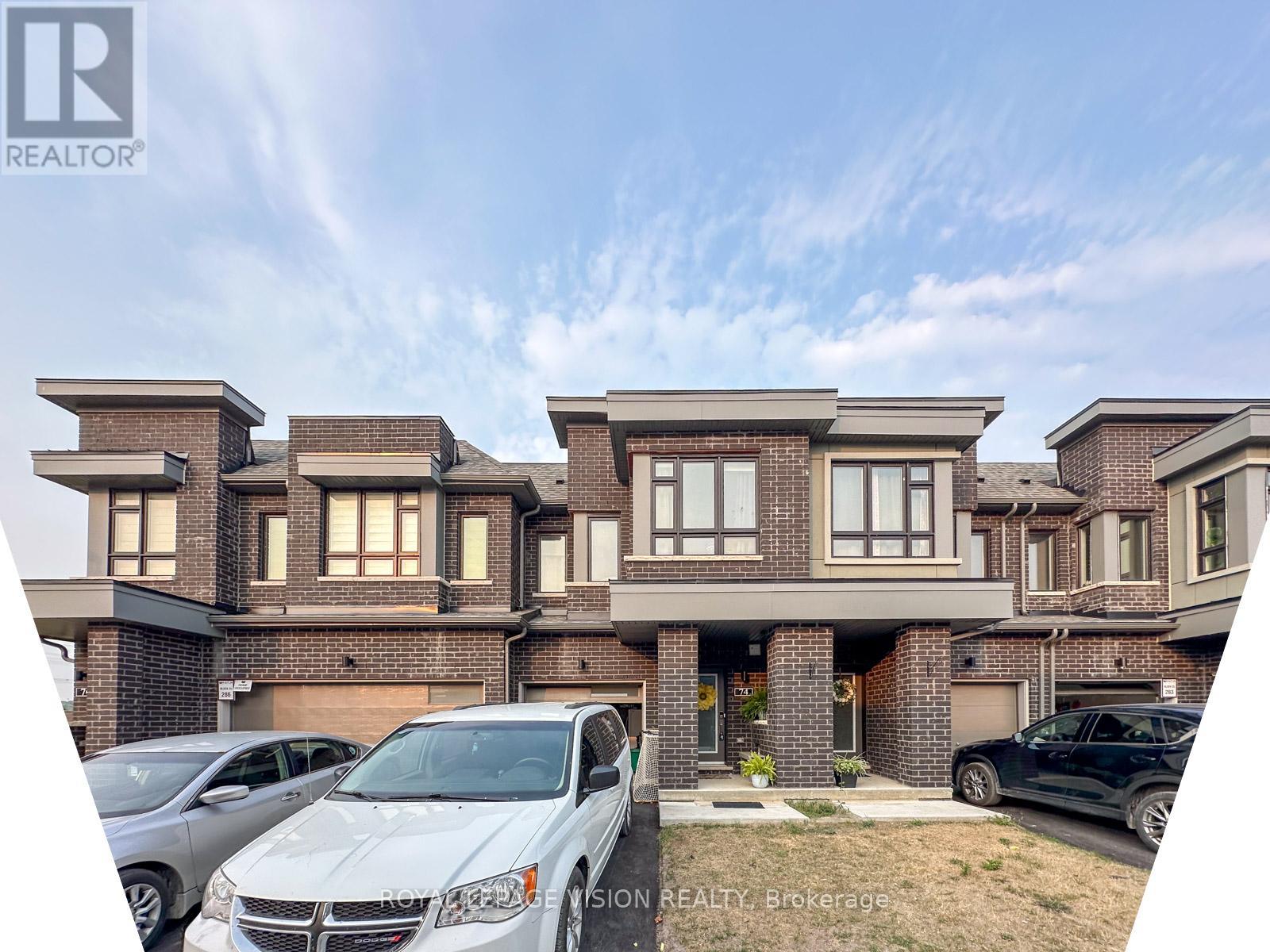 Photo 34 of 74 Caspian Square, Clarington ON
