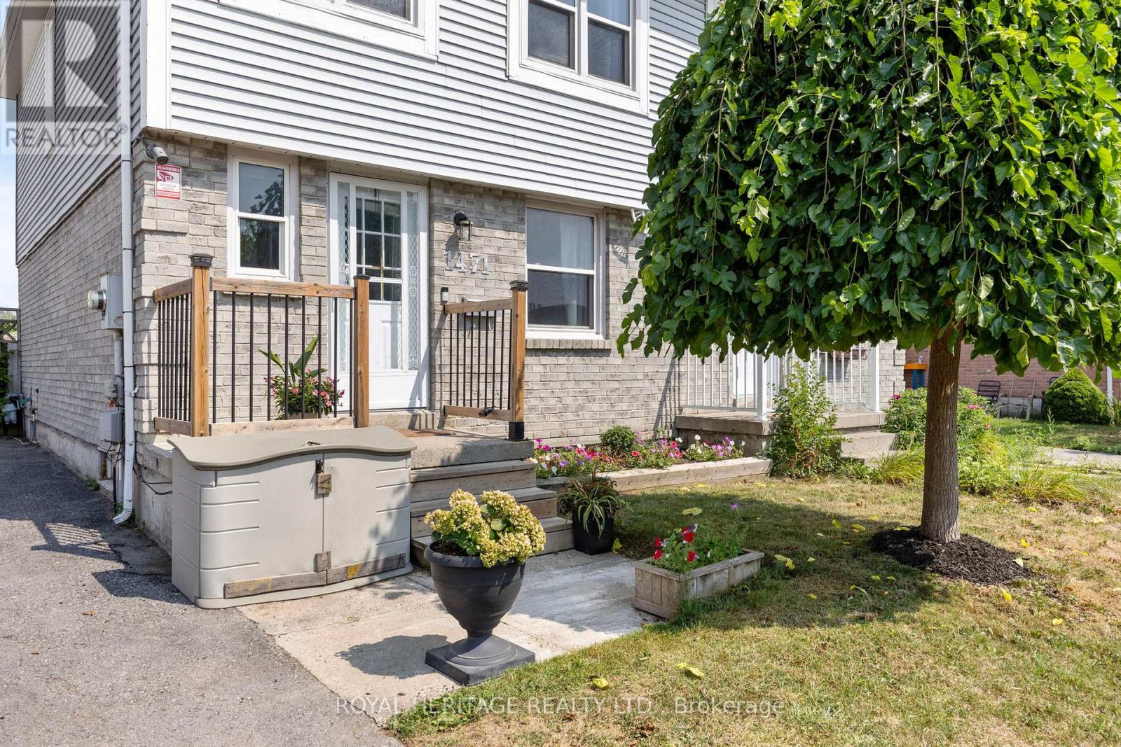 Photo 2 of 1471 Connery Crescent, Oshawa ON