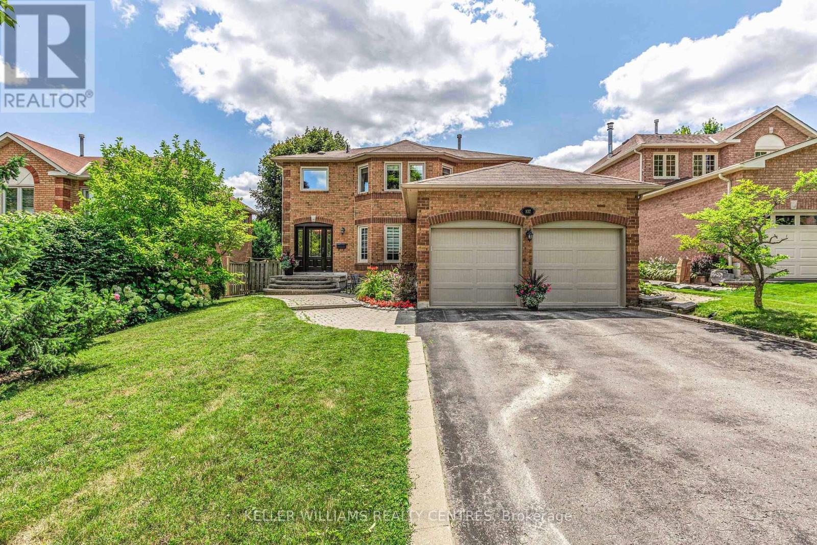 Photo 50 of 107 Rhodes Circle, Newmarket ON