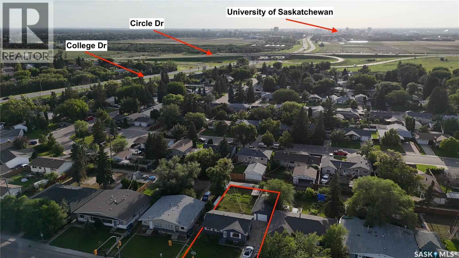 Photo 3 of 214 Central Avenue, Saskatoon SK