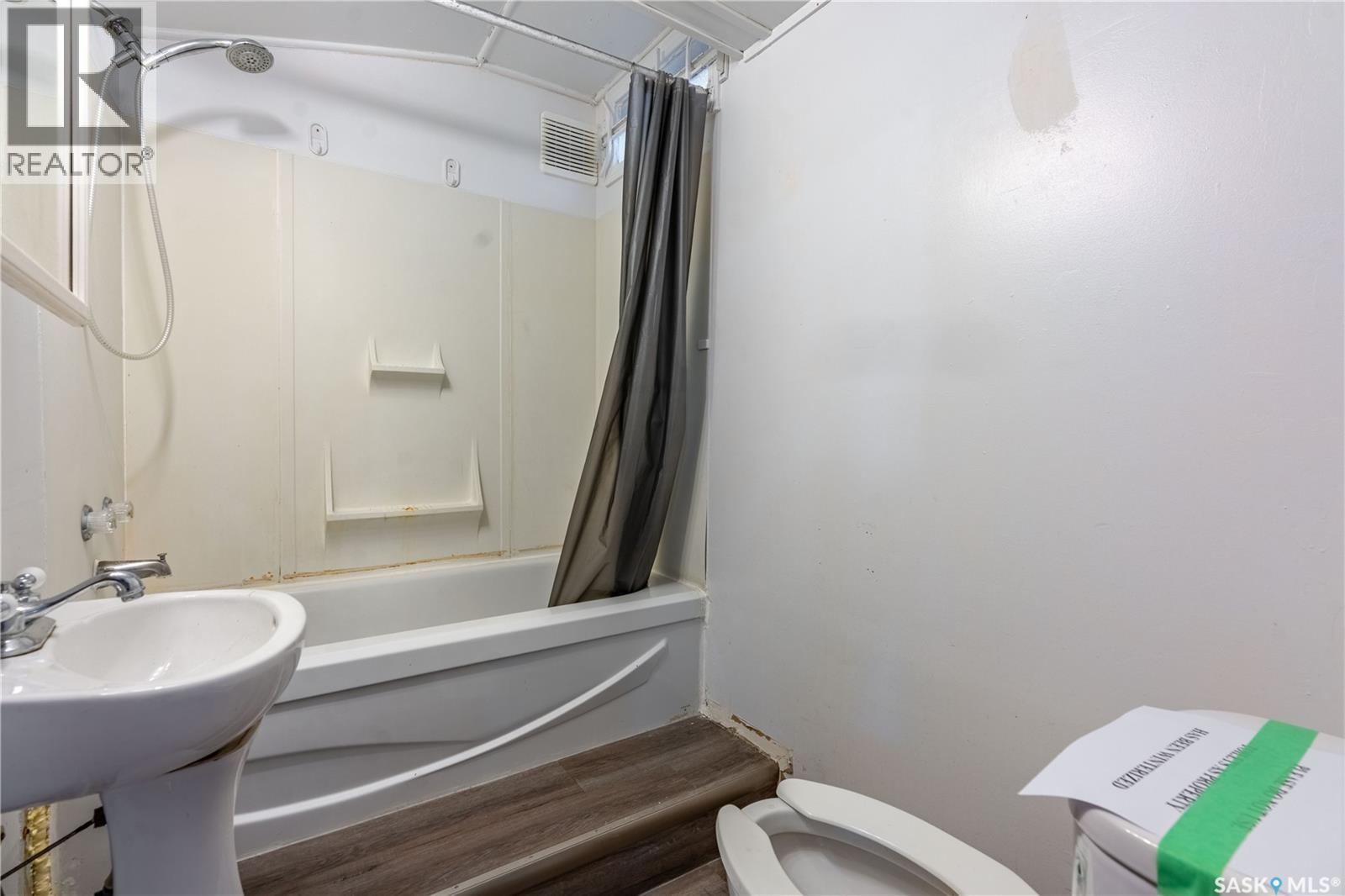 Photo 5 of 2071 Connaught Street, Regina SK