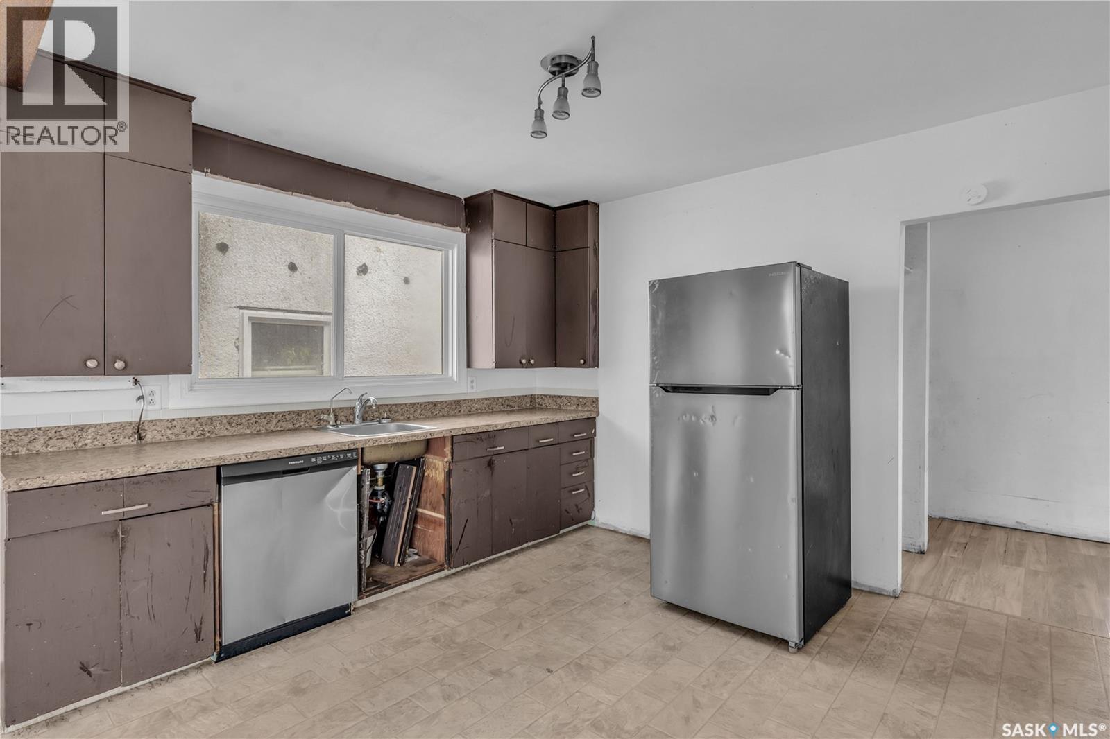 Photo 24 of 2071 Connaught Street, Regina SK