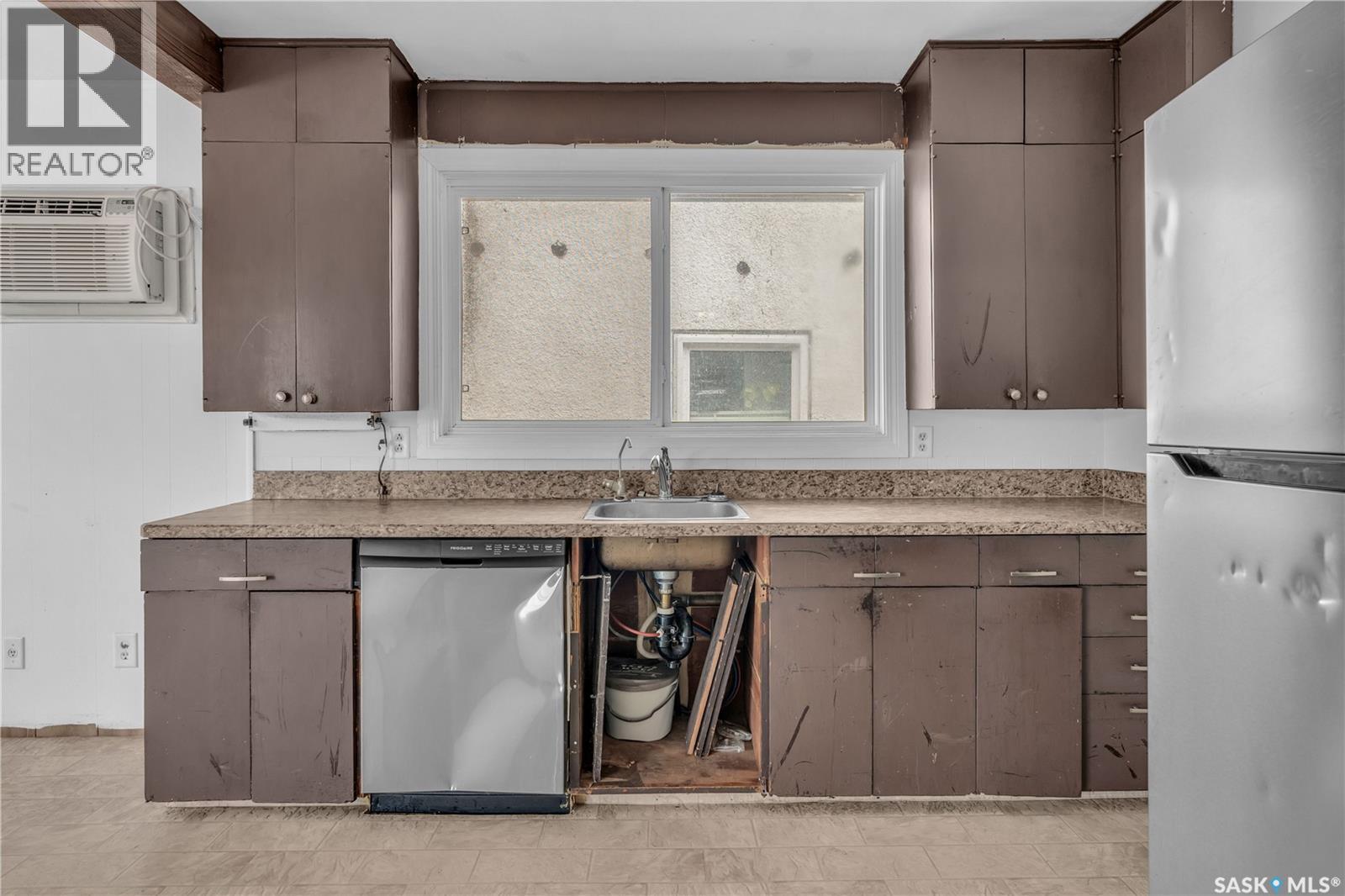Photo 12 of 2071 Connaught Street, Regina SK