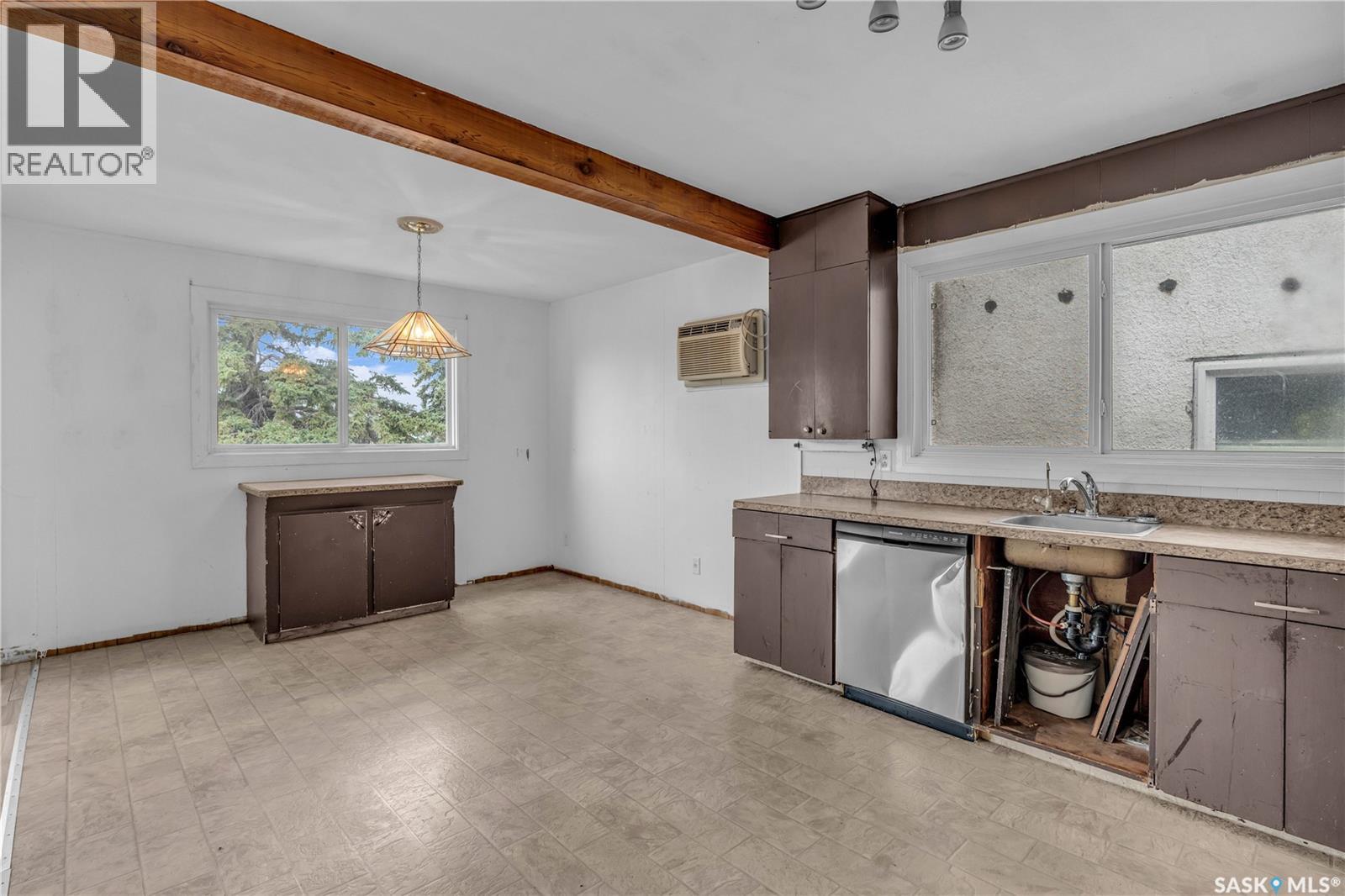Photo 17 of 2071 Connaught Street, Regina SK