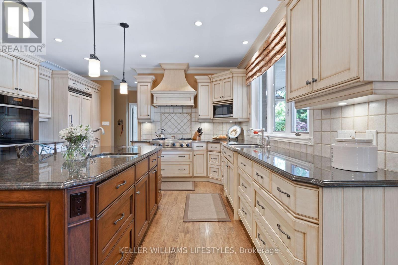Photo 15 of 95 Highland Woods Court, London South ON