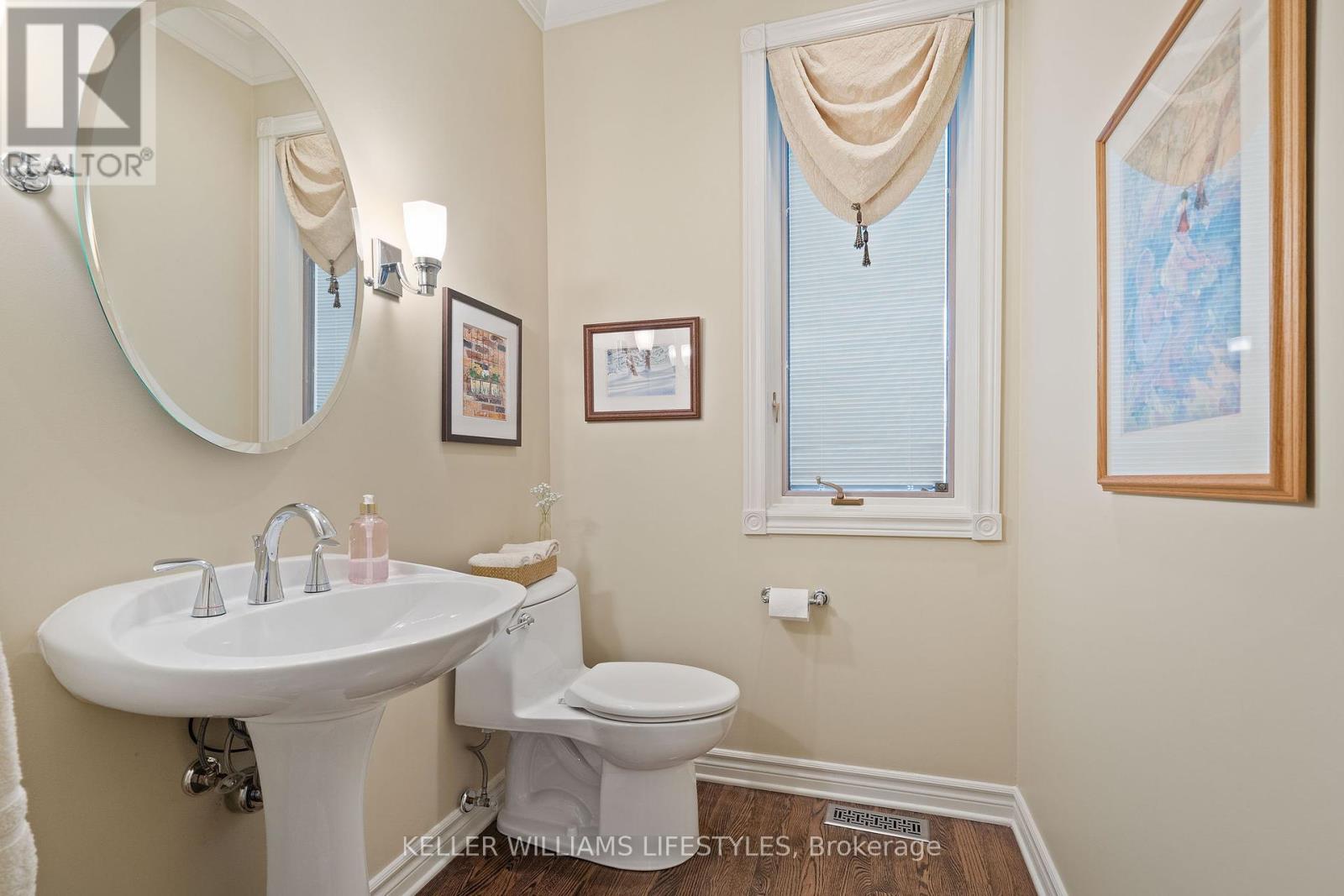 Photo 22 of 95 Highland Woods Court, London South ON