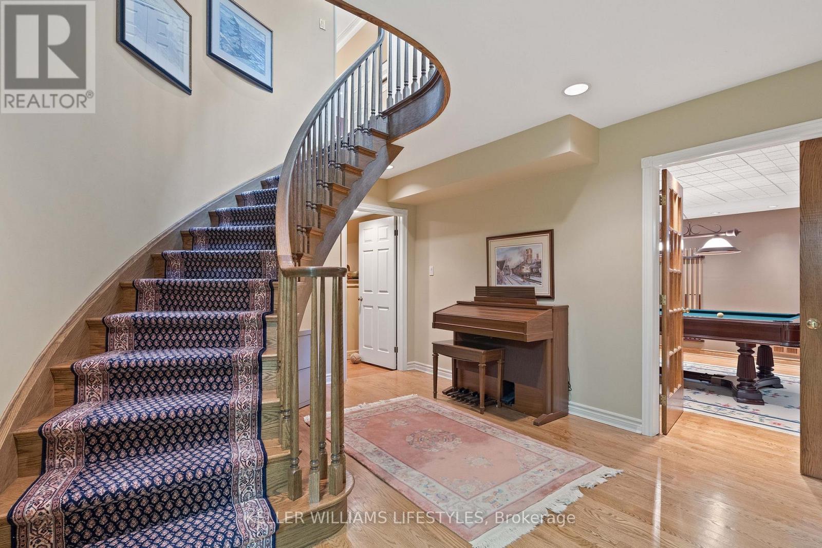 Photo 33 of 95 Highland Woods Court, London South ON