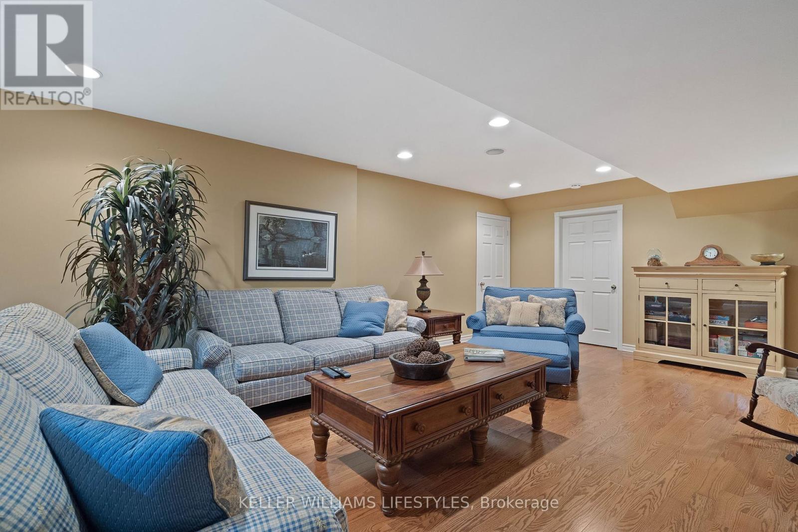 Photo 36 of 95 Highland Woods Court, London South ON
