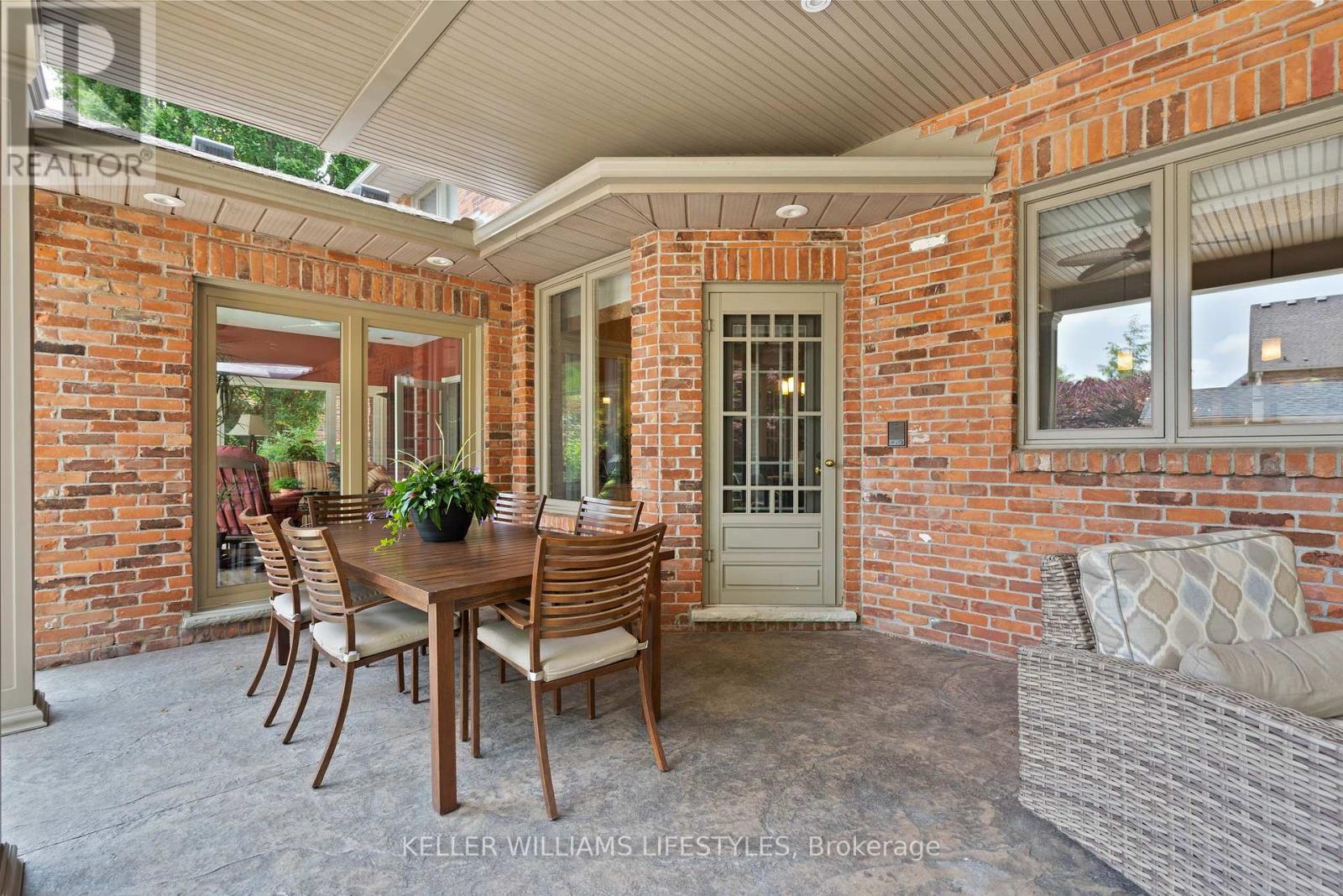 Photo 43 of 95 Highland Woods Court, London South ON