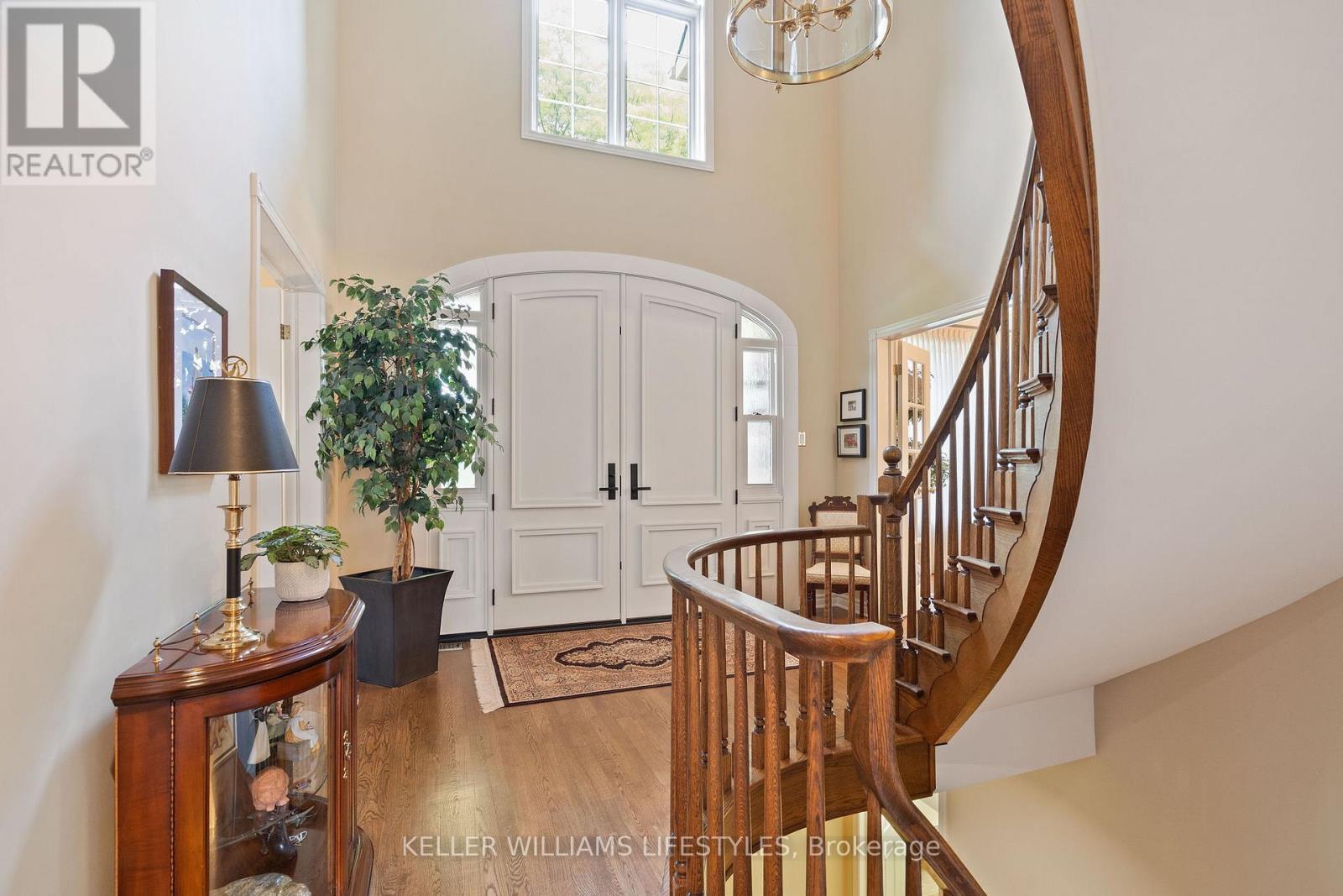 Photo 5 of 95 Highland Woods Court, London South ON