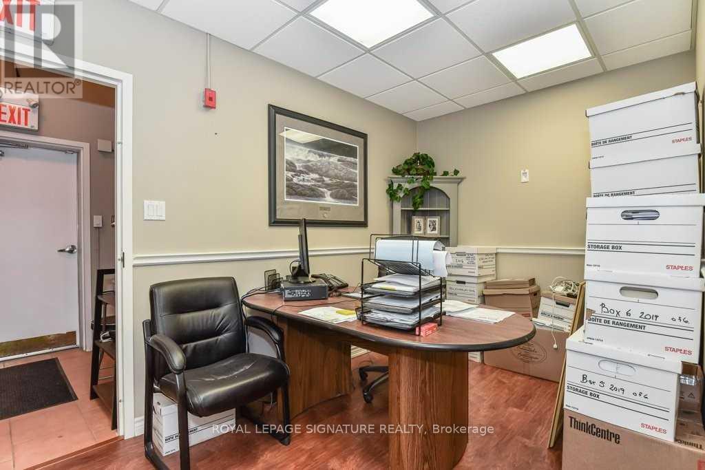 Photo 4 of Main 2086 Pine Street, Burlington ON