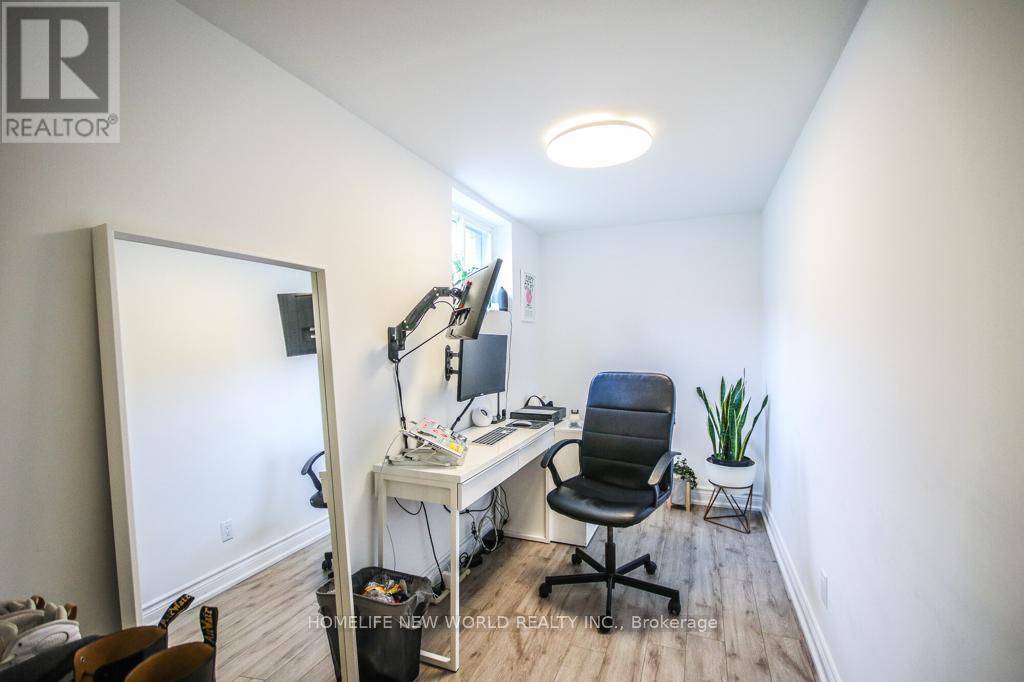 Photo 10 of Lower 679 Gladstone Avenue, Toronto ON