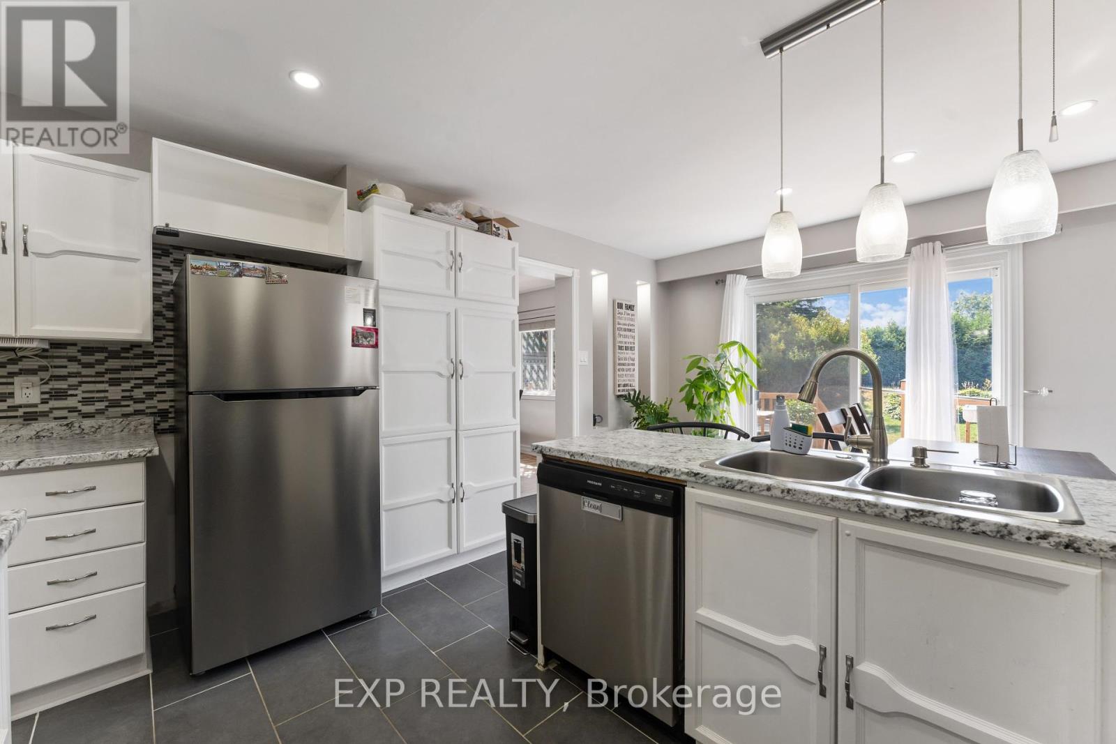 Photo 18 of 1762 Sunview Drive, Ottawa ON