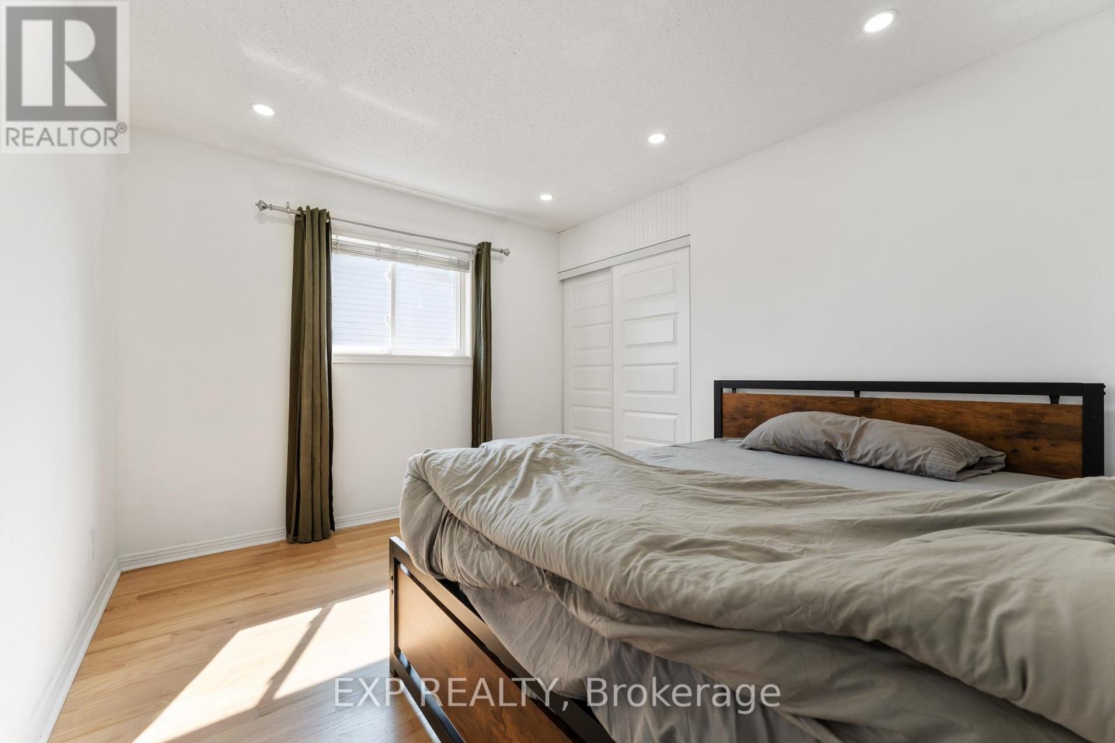 Photo 13 of 1762 Sunview Drive, Ottawa ON