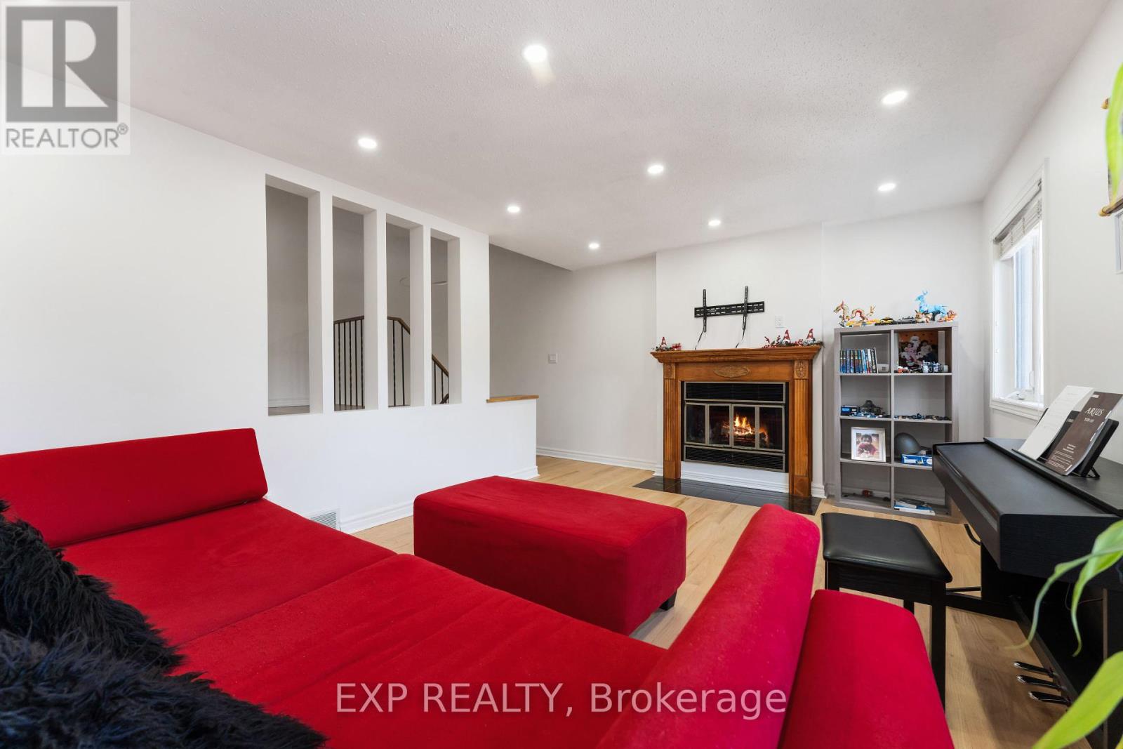 Photo 1 of 1762 Sunview Drive, Ottawa ON